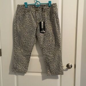 Jordache low rise  Leopard Print Cropped Pants